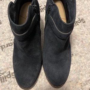 Navy Suede sole society boots 9☃️❄️